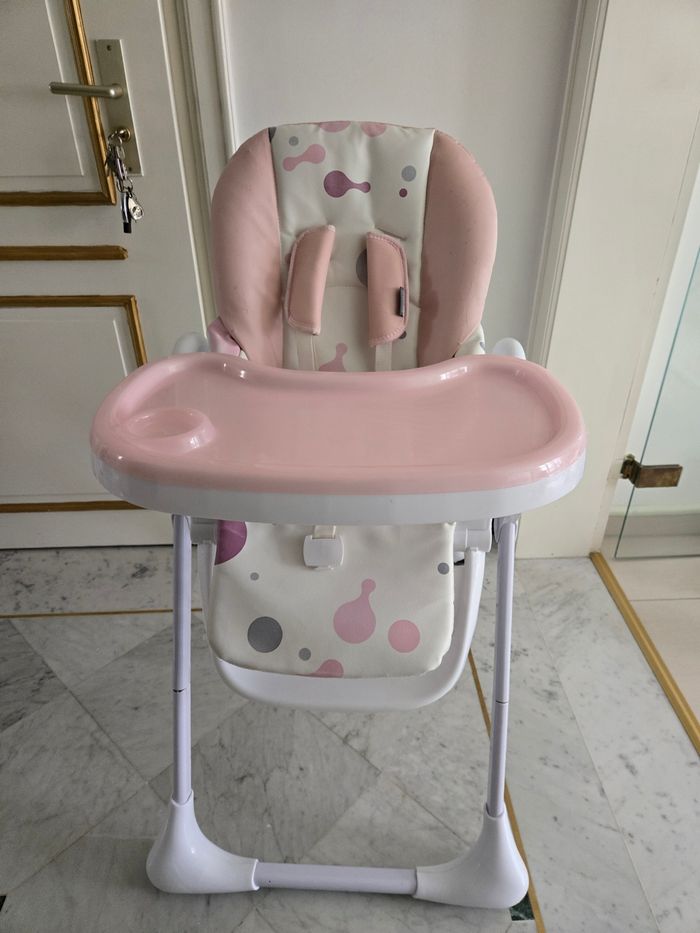 Vends chaise haute kinderkraft rose - photo numéro 2