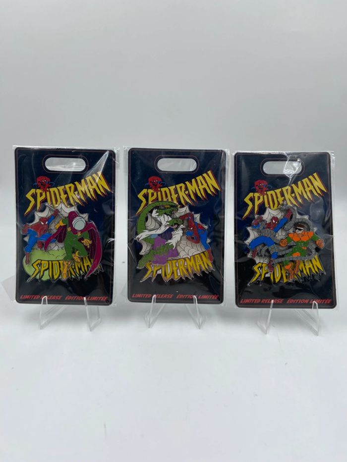 Lot de 3 Pin's Marvel - Spider-Man vs. ses Ennemis - Édition Limitée - Disney store