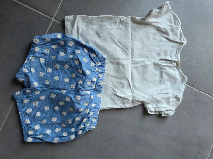 short + t-shirt kiabi fleurs bleu 18 mois - photo numéro 6