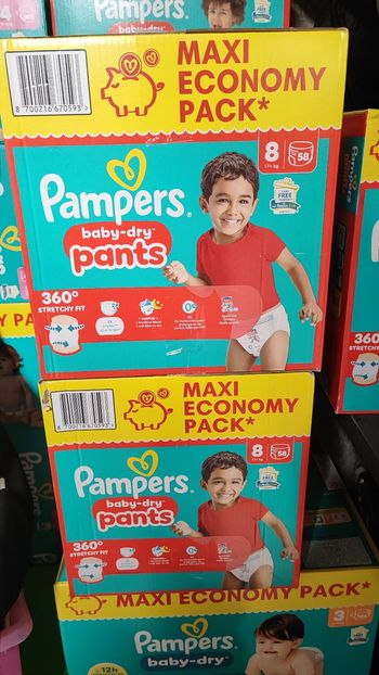 Lot 2 cartons de couches Pampers pants taille 8