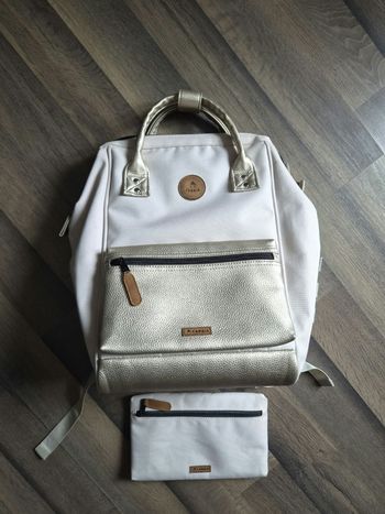 Sac à dos Adventurer Cabaïa beige et or modèle Alger taille medium en très bon état