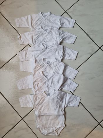 Lot de bodies naissance