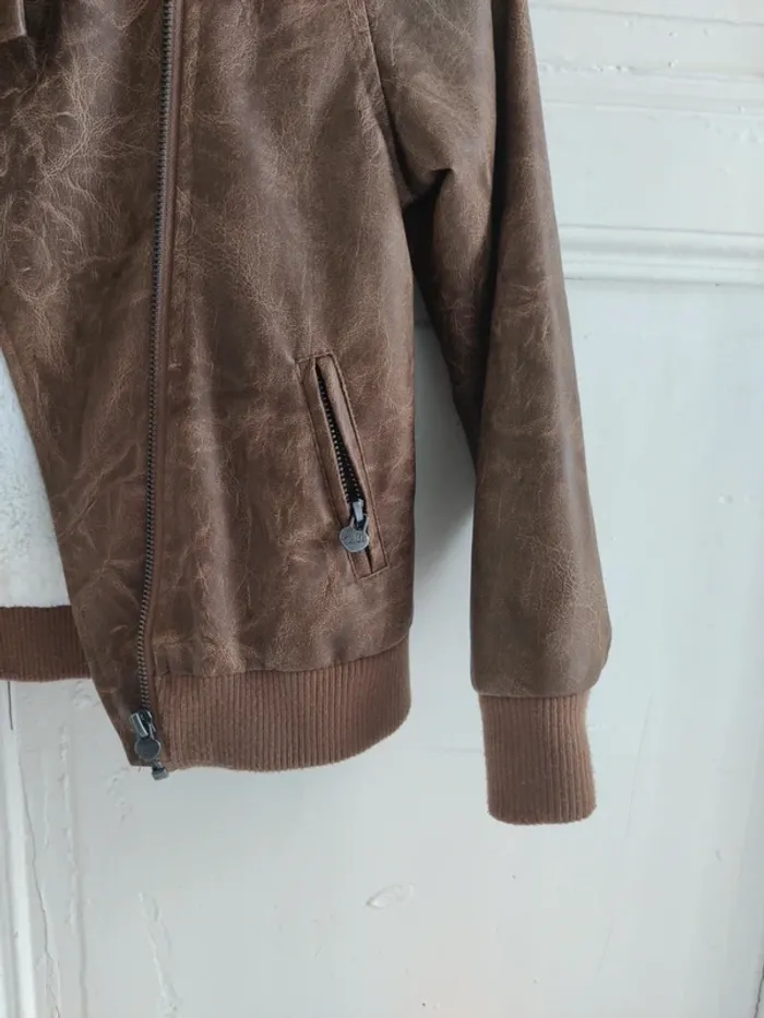 Perfecto simili cuir Camel orchestra 8 ans - photo numéro 3