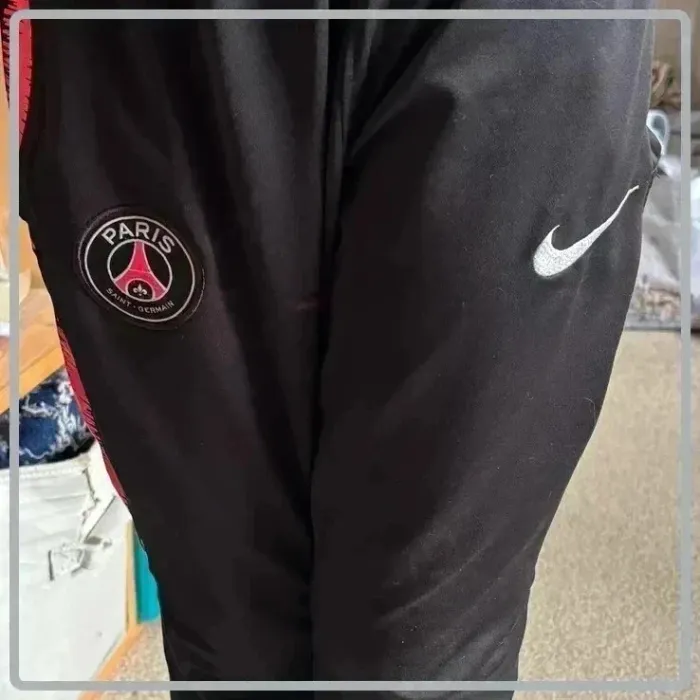 Jogging Nike psg taille 10-12ans parfait etat - photo numéro 2