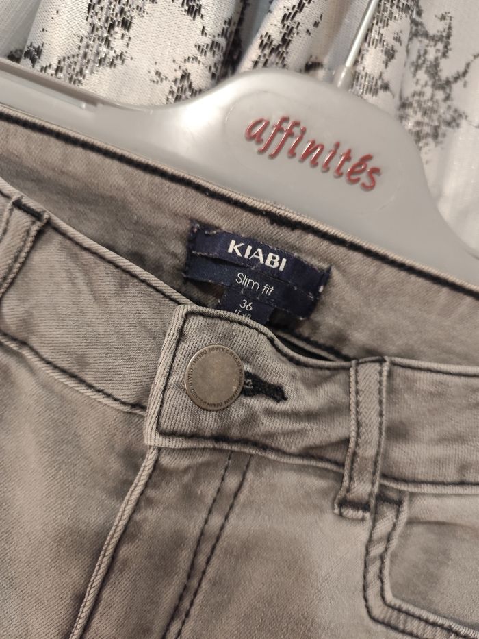 Pantalon slim gris Kiabi taille 36 - photo numéro 2