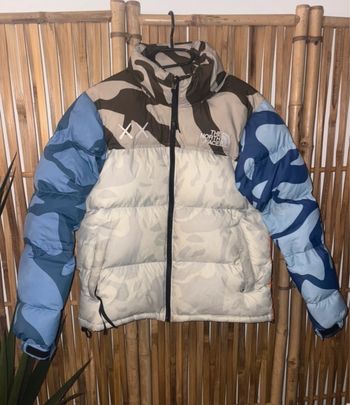 Doudoune The north face x Kaws retro 1996