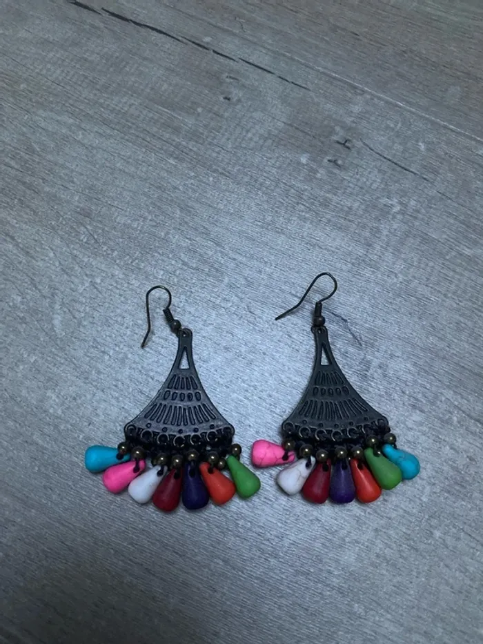 Boucles d’oreilles colorées