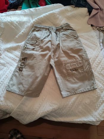 Pantacourt kaki 8 ans