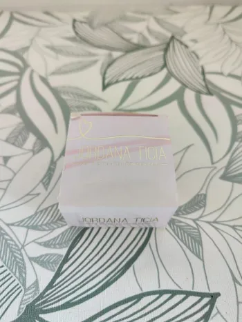 Jordana ticia duo poudre fixante et eclaircissante caramel 20g valeur 22€