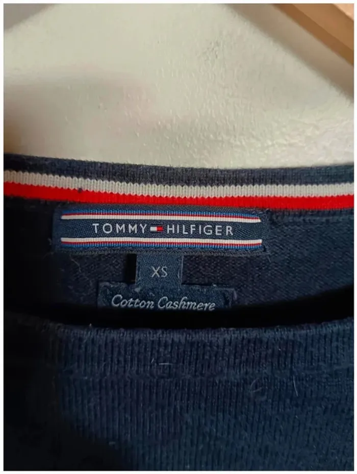 C13 sweat marine Tommy Hilfiger XS - photo numéro 3