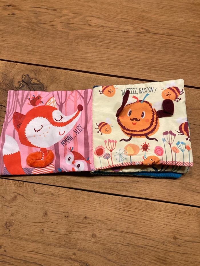 Livre pour bébé + ciseau coupe-ongles - photo numéro 2