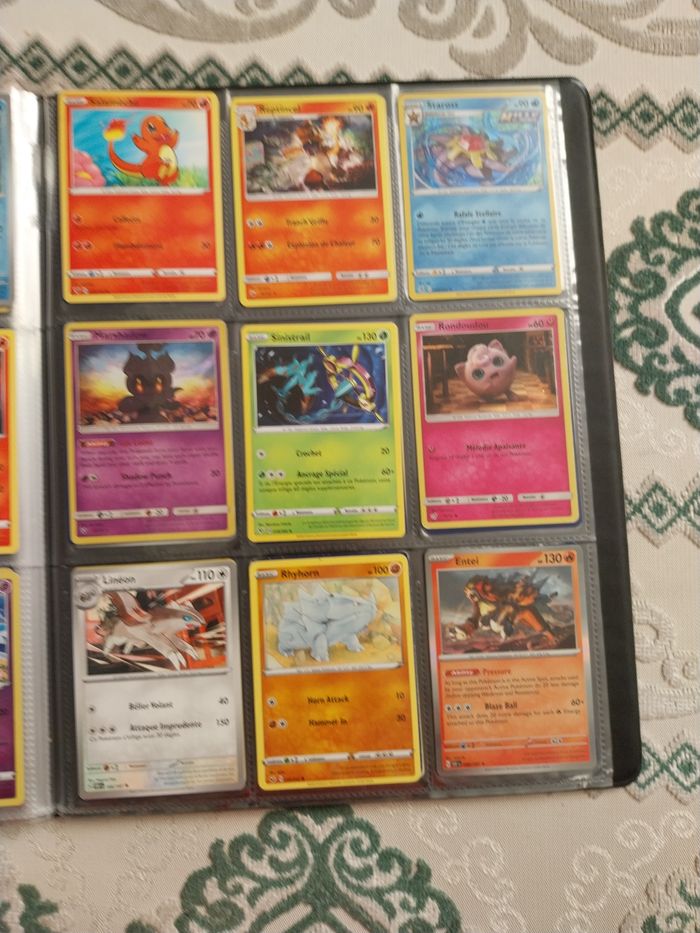 Livre rempli de carte pokémon - photo numéro 5