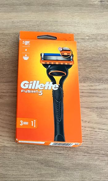 Rasoir Gillette fusion 5 Neuf jamais ouvert