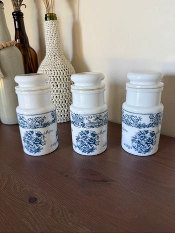 Lit de 3 pots vintage en Opaline