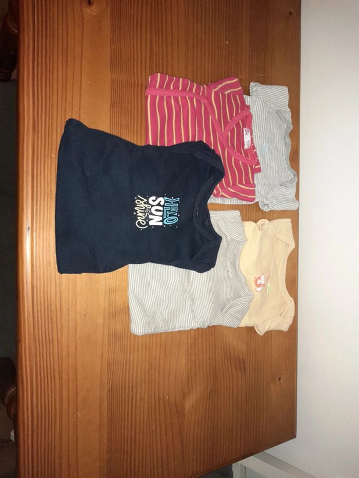 5bodies manches longues 6mois très bon état - photo numéro 2