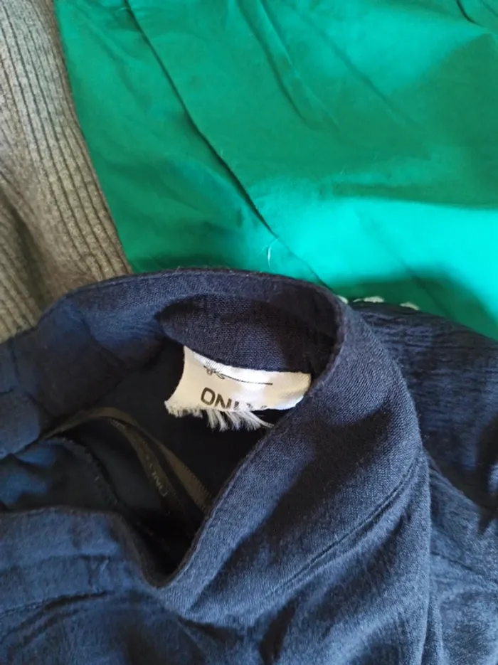 Lot de 11 vêtements femme taille S (lot 4) - photo numéro 13