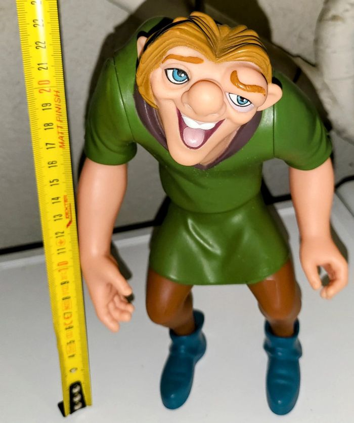 grande figurine 25 cm Walt Disney Le Bossu de Notre-Dame Quasimodo