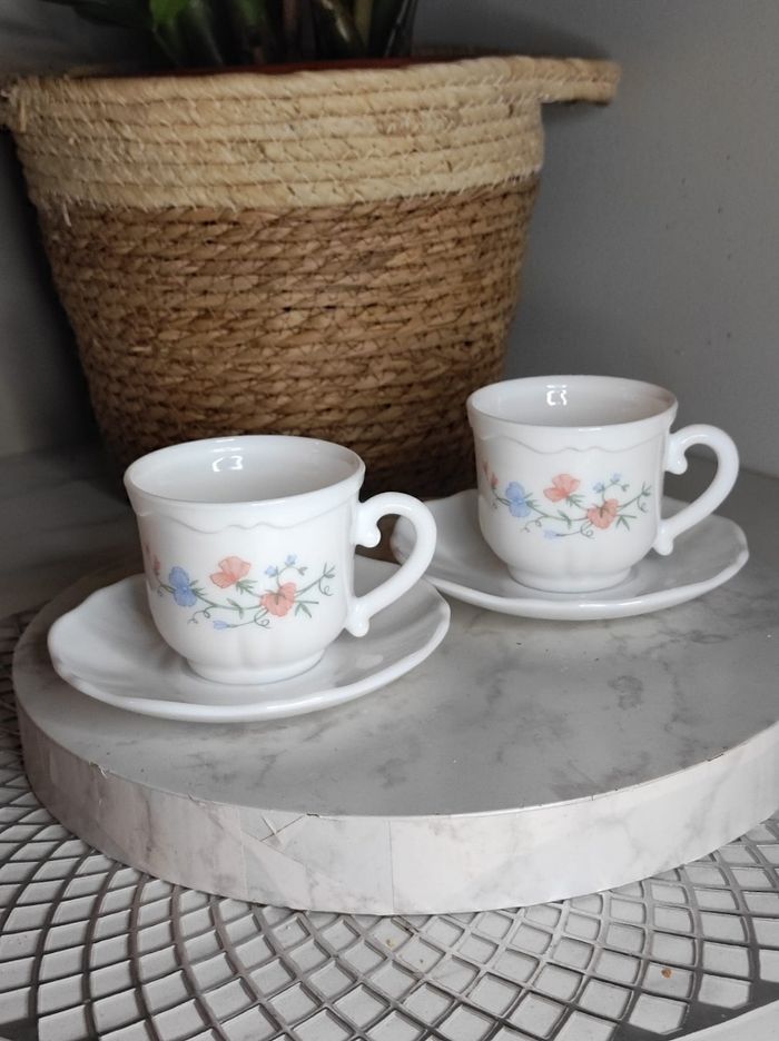 Tasses arcopal fleurs bois de senteur - photo numéro 3