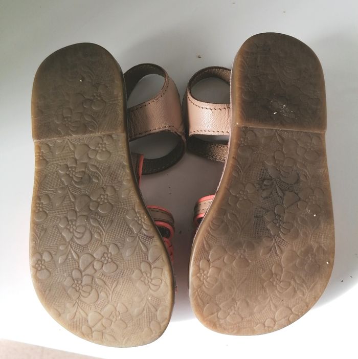 Sandales pointure 23 - photo numéro 3