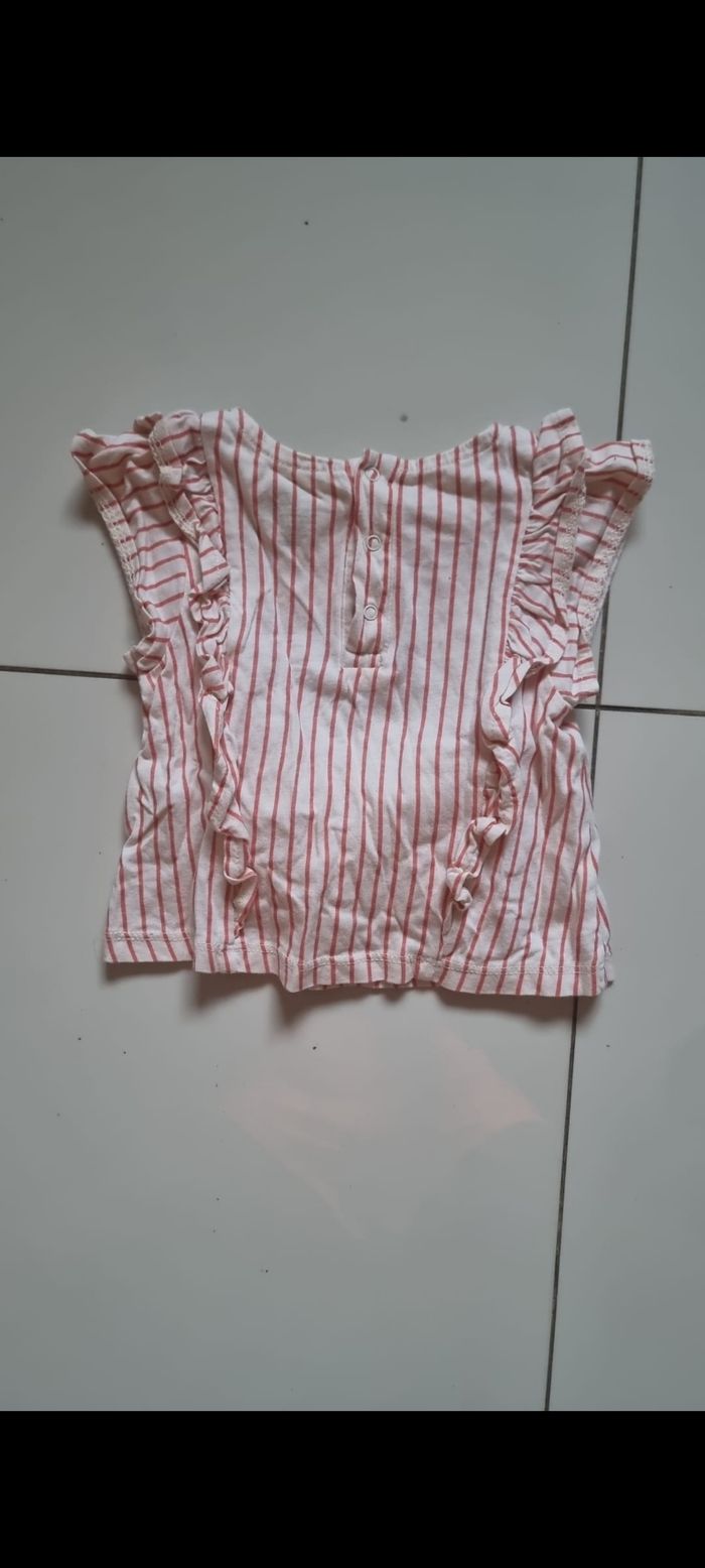 T shirt kiabi taille 6 mois - photo numéro 2