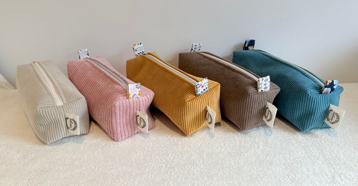 Tousse couleur Moutarde doublure fleurie bureau ou école - photo numéro 9