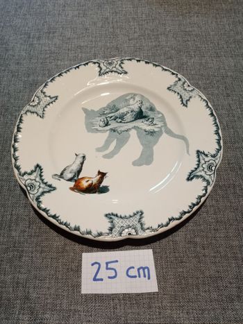 Assiette ancienne motif chat Creil et Montereau
