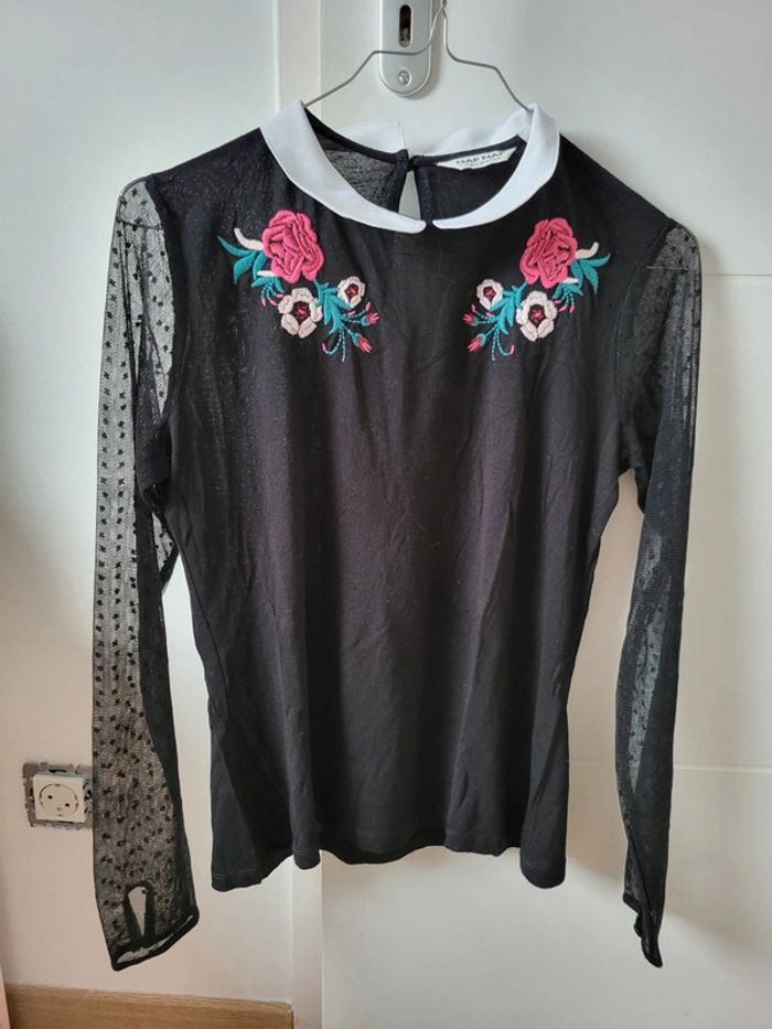 Tee shirt fin et manches dentelles noir