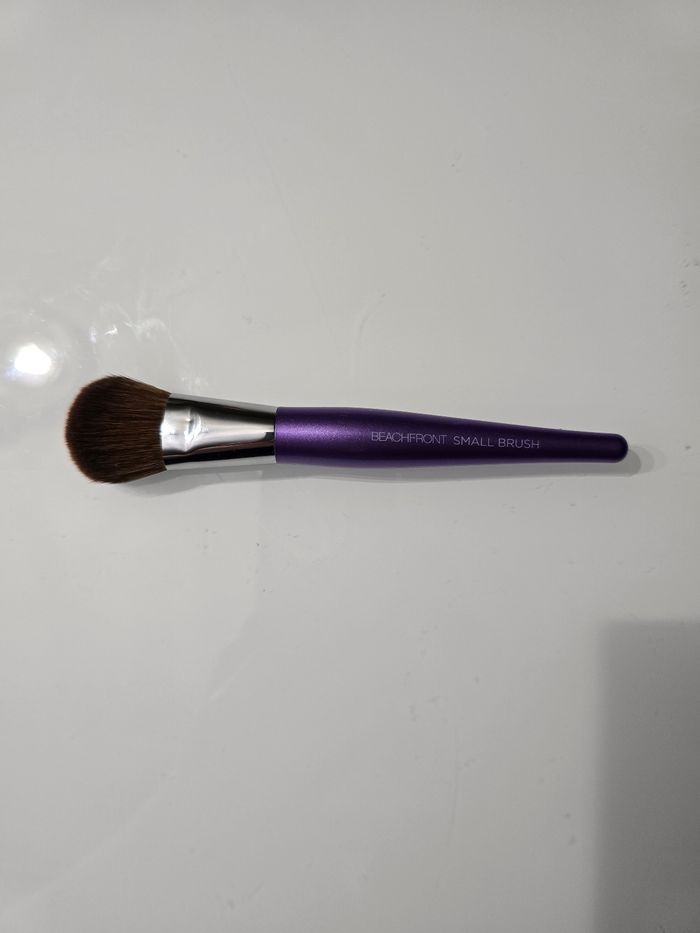 Pinceau beachfront small brush Younique neuf