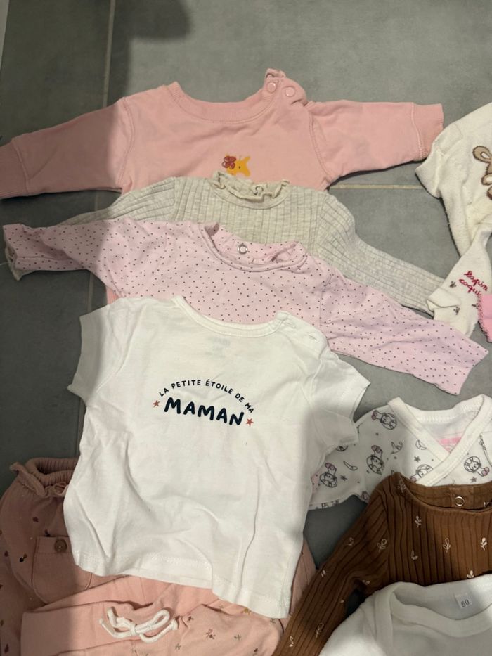 Lots de vêtement 1 mois - photo numéro 2