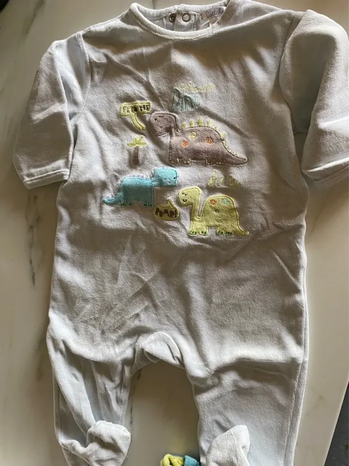 4 pyjamas 12 mois - photo numéro 8