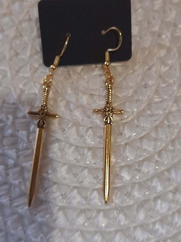 Paire de boucle d oreille artisanal epée - photo numéro 2