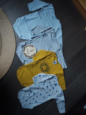 Lot 4 bodies Petit Bateau