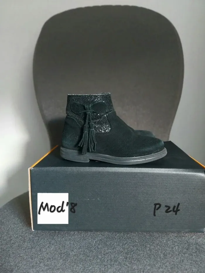 Boots cuir noir P 24 " Mod'8 "