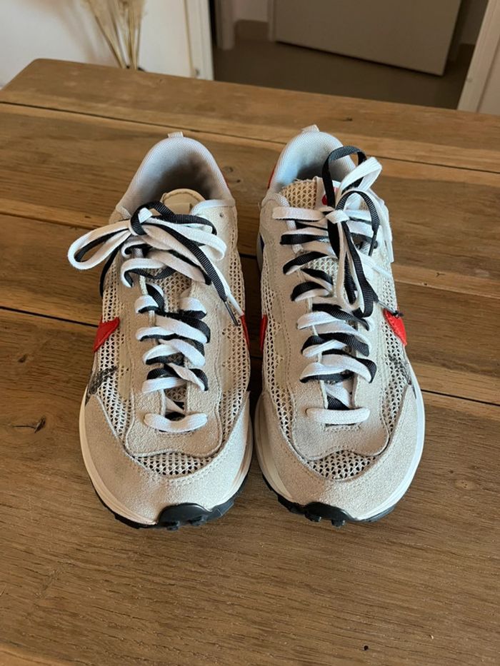 vaporwaffle sacai fuchsia