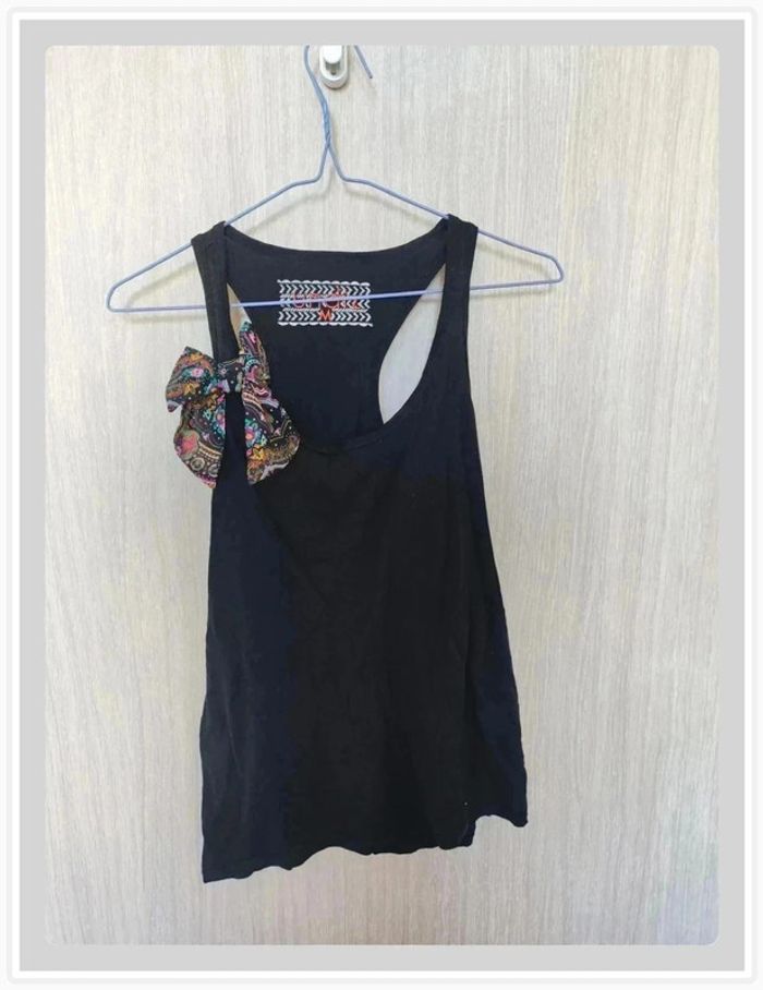 Débardeur noir, Undiz