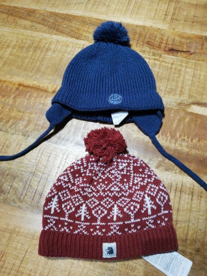 2 Bonnets