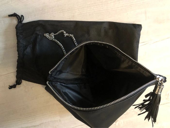BB- Pochette de soirée/sac noire avec chaînette argentée amovible NEUVE - photo numéro 5