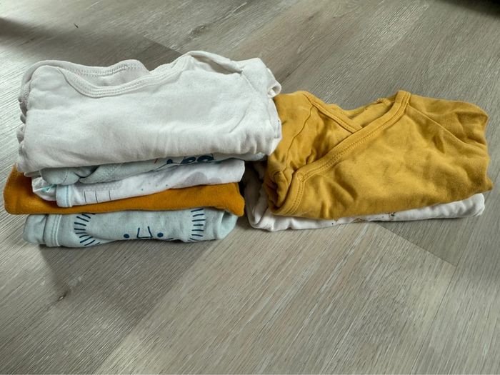 Lot de 7 bodies