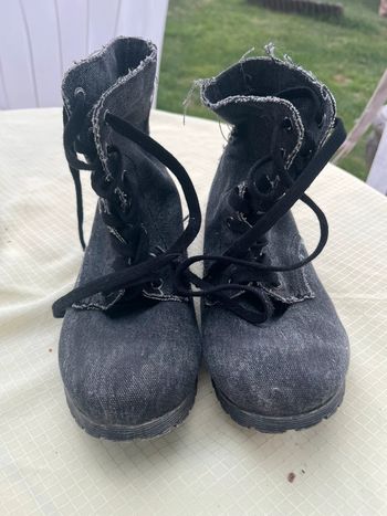 Chaussure montante taille 40 noir