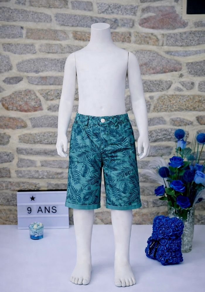 Bermuda imprimé tropical vert clair et anthracite Garçon taille 9 ans marque La Redoute 🎸