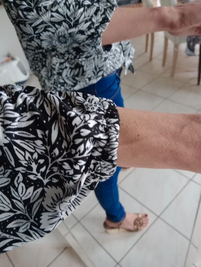 Blouse femme 46 48 noire et blanche dentelée c80 - photo numéro 6