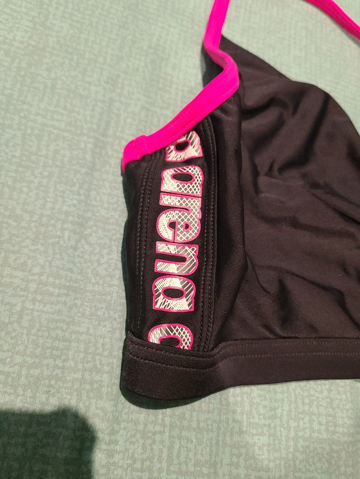 Haut de maillot ou brassière de sport - photo numéro 2