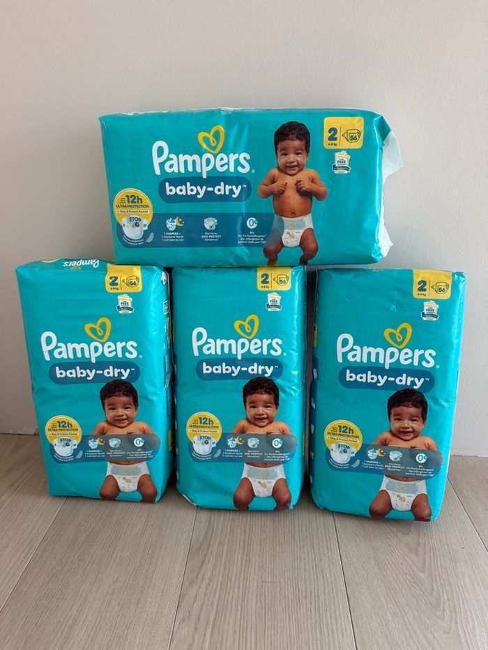 224 couches Pampers baby dry taille 2
