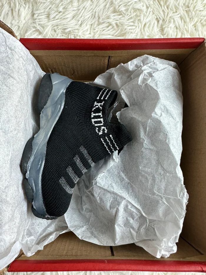 Paire de basket taille 21 Shein - photo numéro 5