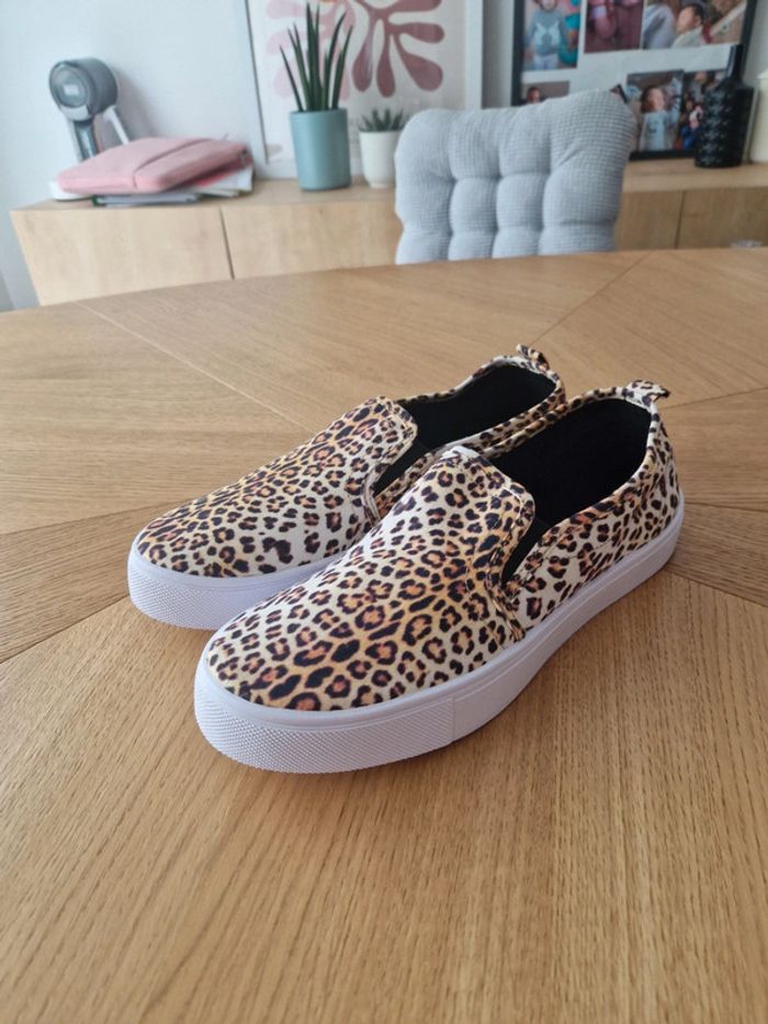 🐆 Slippers léopard Asos Design – pointure 39 – neuves avec étiquette - photo numéro 3