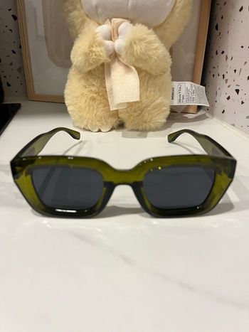 Lunette de soleil tendance vintage femme homme mixte vert olive transparent 