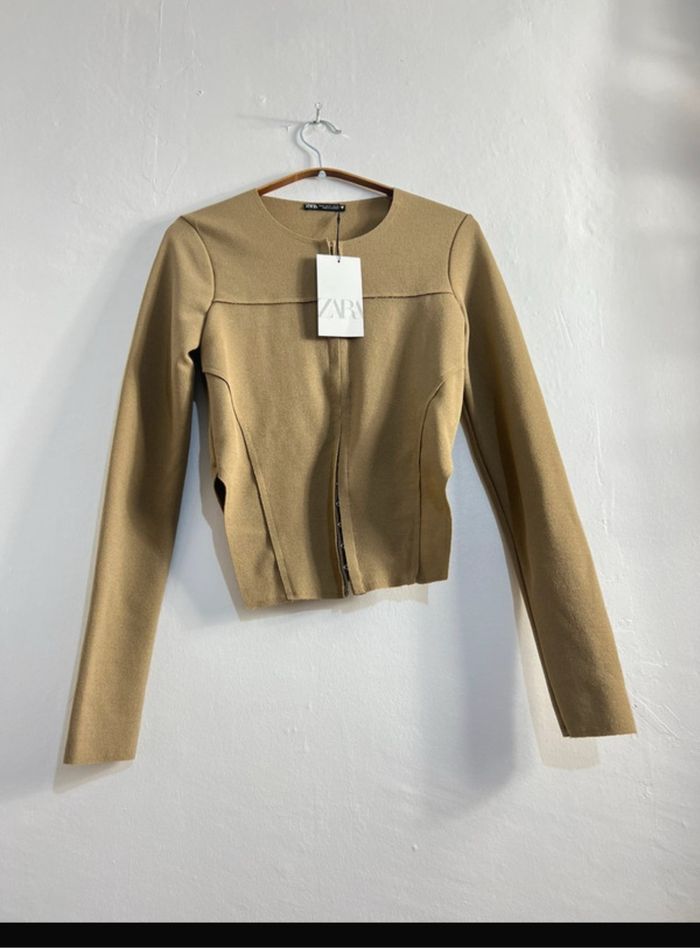 Magnifique haut asymétrique s Zara