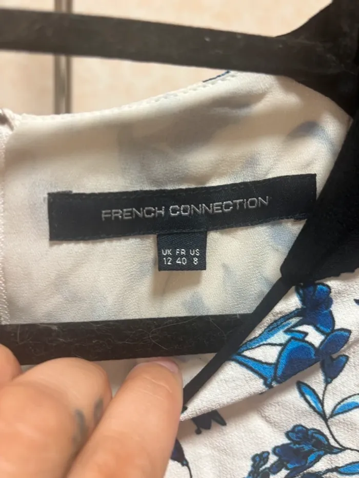 Blouse fleurie taille 40 marque French connection - photo numéro 4