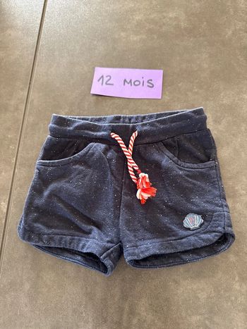 Short fille