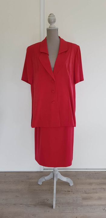 Ensemble tailleur-jupe